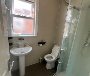 Room in a Shared House, Lymington Avenue, N22 - Photo 4