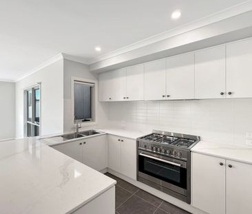 🏡 Brand New 4-Bedroom Townhouse in Wollert - Photo 4