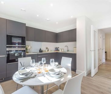 Modern two bedroom apartment situated in the Royal Wells developmen... - Photo 2
