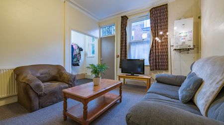 Burchett Place, Leeds - Photo 3