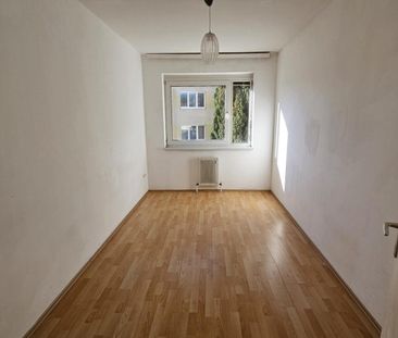 Geförderte 3-Zimmerwohnung mit sonniger Loggia und Einbauküche - Photo 3