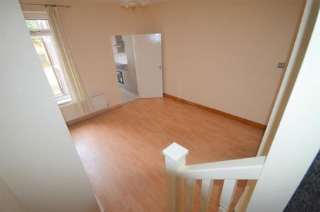 2 bedroom terraced house to rent - Photo 2