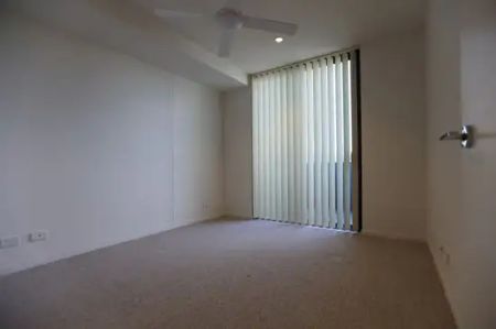 “TOOWONG - Spacious Unfurnished 2-Bedroom Apartment” - Photo 3