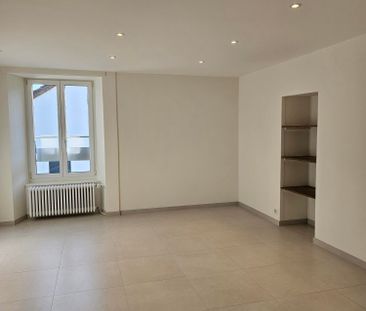 Logement rénové de 2.5 pièces à Môtiers - Photo 1