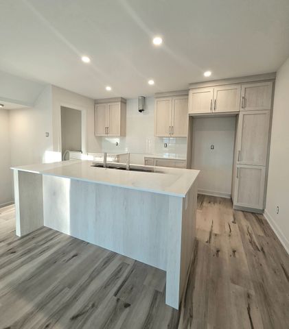 For Lease - 321 Voyageur Place, Russell, Ontario - Photo 5