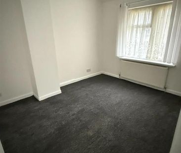 3 bedroom end of terrace house to rent - Photo 4