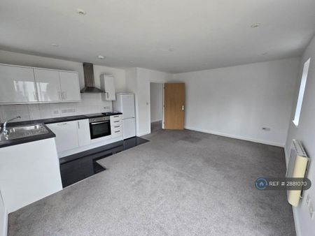 1 bedroom flat to rent - Photo 3