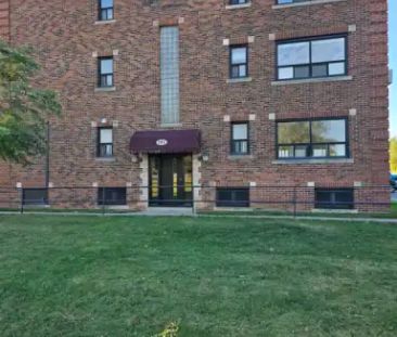 Isabel Gardens – 181 Queenston Road - Renovated 1 Bedroom | 181 Que... - Photo 1