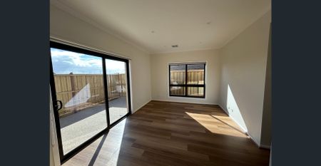 Brand New Family Home - Photo 2
