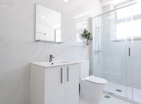 Avenida de Sidónio Pais, Lisbon, Lisbon 1050-215 - Photo 2