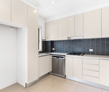 Oversized Townhouse in Ideal Locale - Photo 3