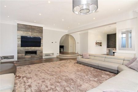 6 bedroom detached house to rent - Photo 2