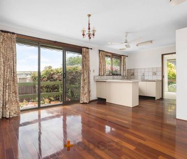 CLOSE TO THE BEACH | THREE BEDROOMS | GREAT LOCATION - Photo 2