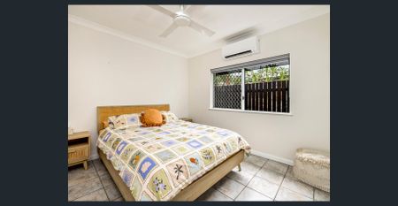 Charming 3 Bed, 2 Bath Home in Prime Smithfield Location - Photo 4