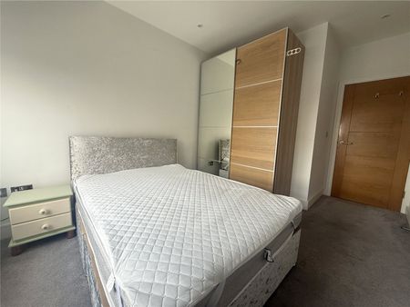 High Street, Bracknell, Berkshire, RG12 - Photo 2