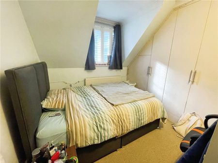 Vicarage Road, Egham, Surrey, TW20 9JW - Photo 4