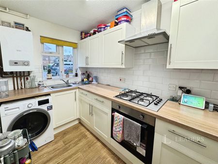 2 bedroom house to rent Amethyst Grove, Waterlooville, Hampshire, PO7 - Photo 5