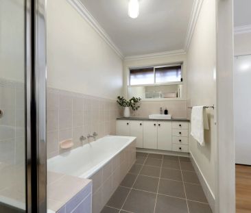 2/233 Huntingdale Road, Oakleigh VIC 3166 - House For Rent | Domain - Photo 5