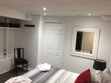 For Lease - 164 Trafalgar Road, Oakville, Ontario - Photo 2