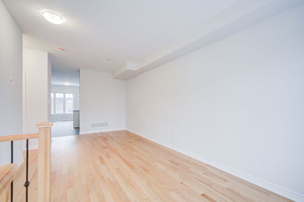 For Lease - 555 White's Hill Avenue, Markham, Ontario - Photo 1