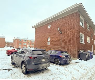 For Lease - 725 Melbourne Avenue Unit# 2, Carlingwood - Westboro an... - Photo 1