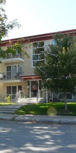 ST-PIE X, LIMOILOU, TRÈS BEAU 4 ½, ENTRÉE INDÉPANDENTE, CHAUFFÉ, 2ièmeÉTAGE, TRANQUILLE, POUR MAI OU JUIN. - Photo 3