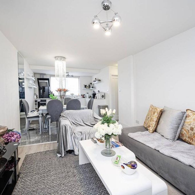 2 bedroom flat to rent - Photo 1