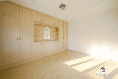 FRIERN BARNET LANE , LONDON, N11 - Three Bedroom House To Rent - £565PW / £2,450PCM - Photo 4