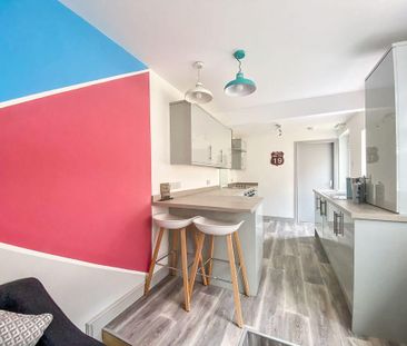 1 bedroom in a house share to rent - Photo 1