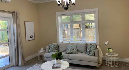 Charming 4BR 2 Bath Hokowhitu Home w/ Garden - Photo 4