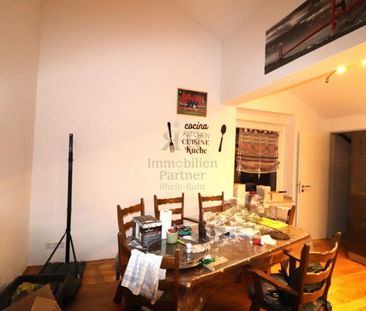 Voerde-Zentrum! Helle Dachgeschosswohnung mit Loggia und großzügige... - Foto 1