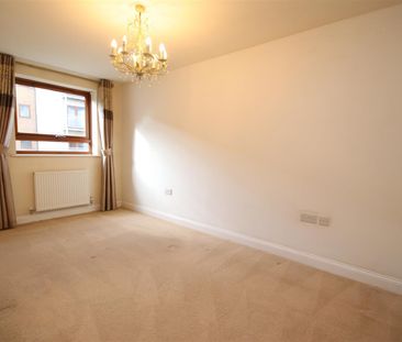 2 bedroom Apartment to let - Photo 6