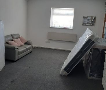 Studio Flat, Green Lane, B9 - Photo 2