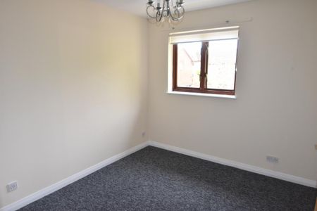 2 bedroom terraced house to rent - Photo 4