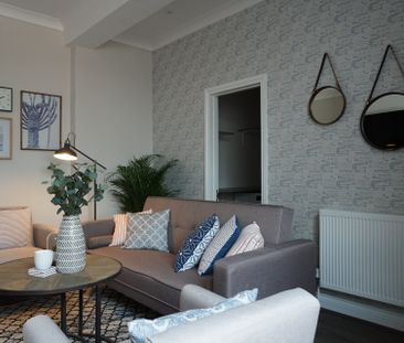 A stunning 7 bedroom co-living house for professionals Room 3 (1st ... - Photo 2