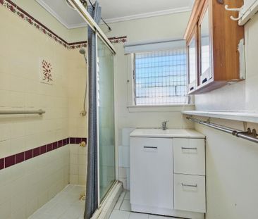 Charming 3-Bedroom Family Home in Inala - Photo 4