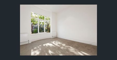 DESIGNER LIVING IN A PREMIER LOCATION! - Photo 5