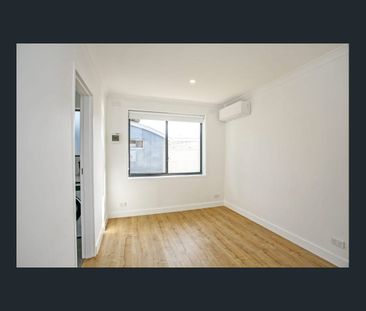 One Bedroom Unit in Newport - Photo 6