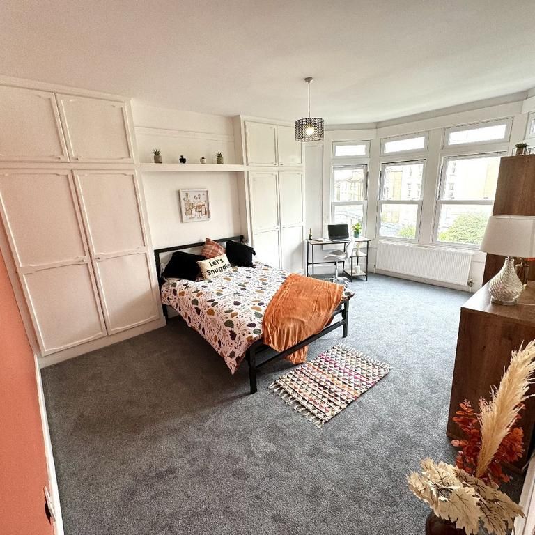 9 bedroom house to rent - Photo 1