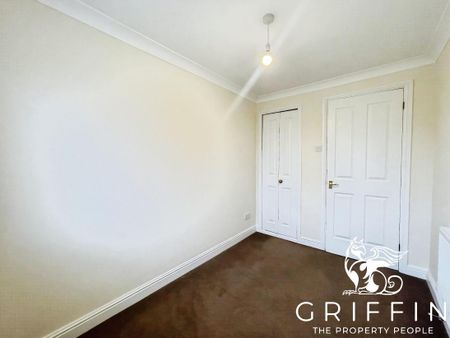 Poplar Close, South Ockendon, RM15 - Photo 3