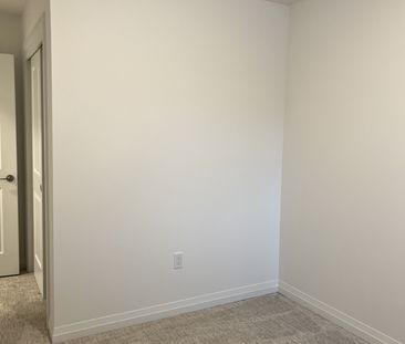 For Lease - 4552 Portage Road Unit# 56, Niagara Falls, Ontario - Photo 6