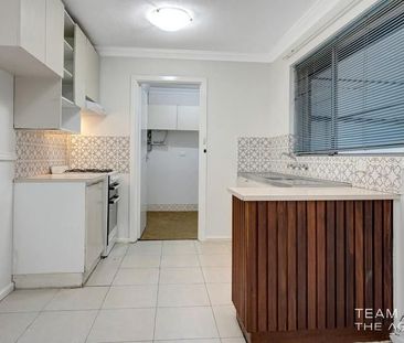 Located on quiet Graveney Way in Maddington, this neat 3-bedroom ho... - Photo 6