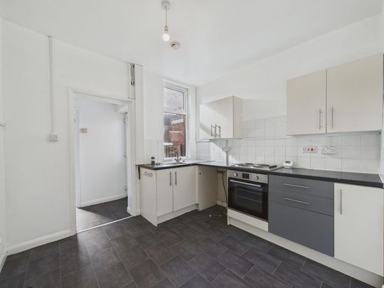 2 bedroom terraced house to rent - Photo 1