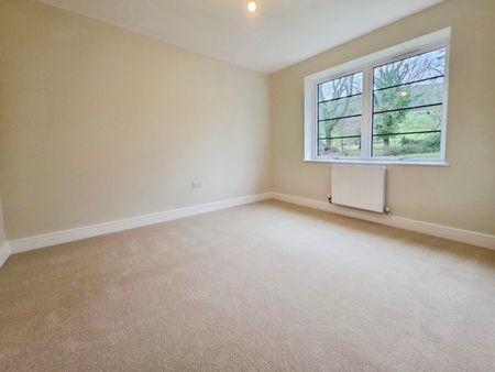 3 bedroom House To Let Total Size: 962 SQ FT - Photo 4