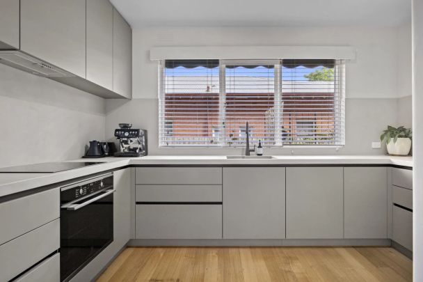 Light, Bright & Renovated - Photo 1