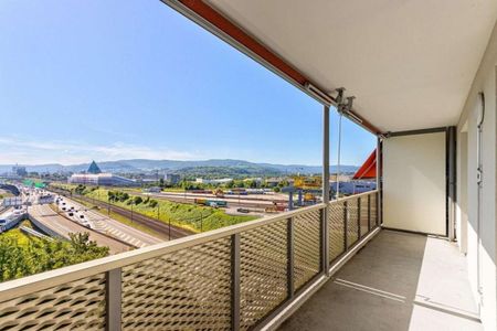 Living in a well-maintained high-rise building - Foto 4