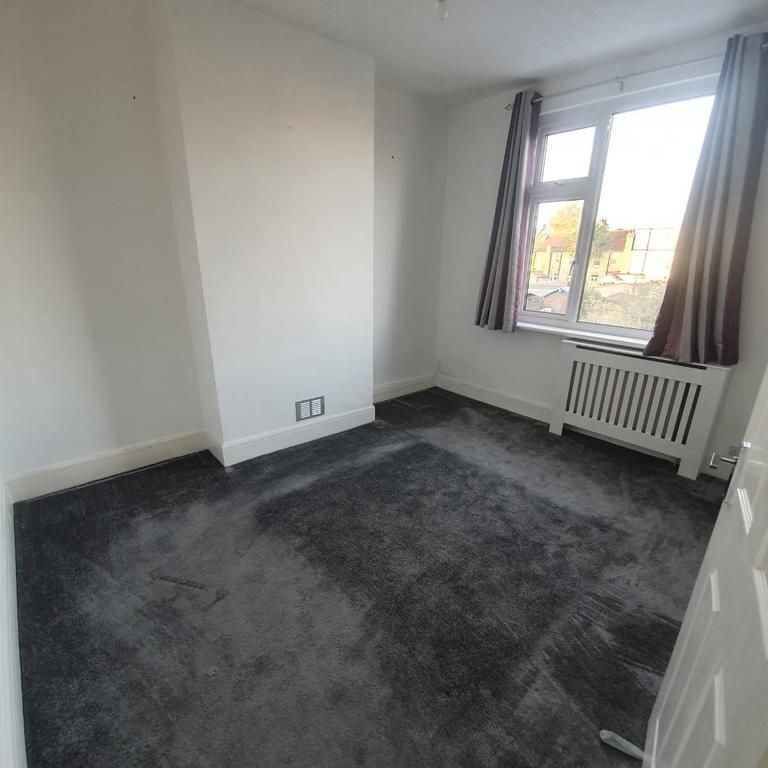 4 bedroom terraced house to rent - Photo 1