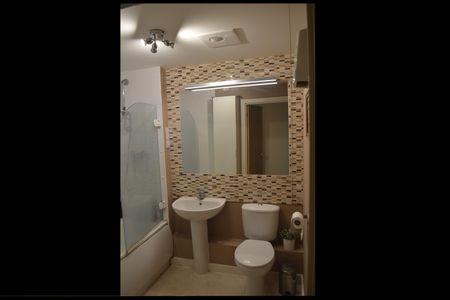 2 Bed Flat, Victoria Road, W3 - Photo 5