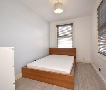 3 bedroom House To Let - Photo 5