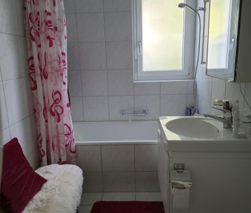 Helle 1.5-Zimmer-Wohnung mit Gartensitzplatz und Einstellhallenplatz - Foto 4